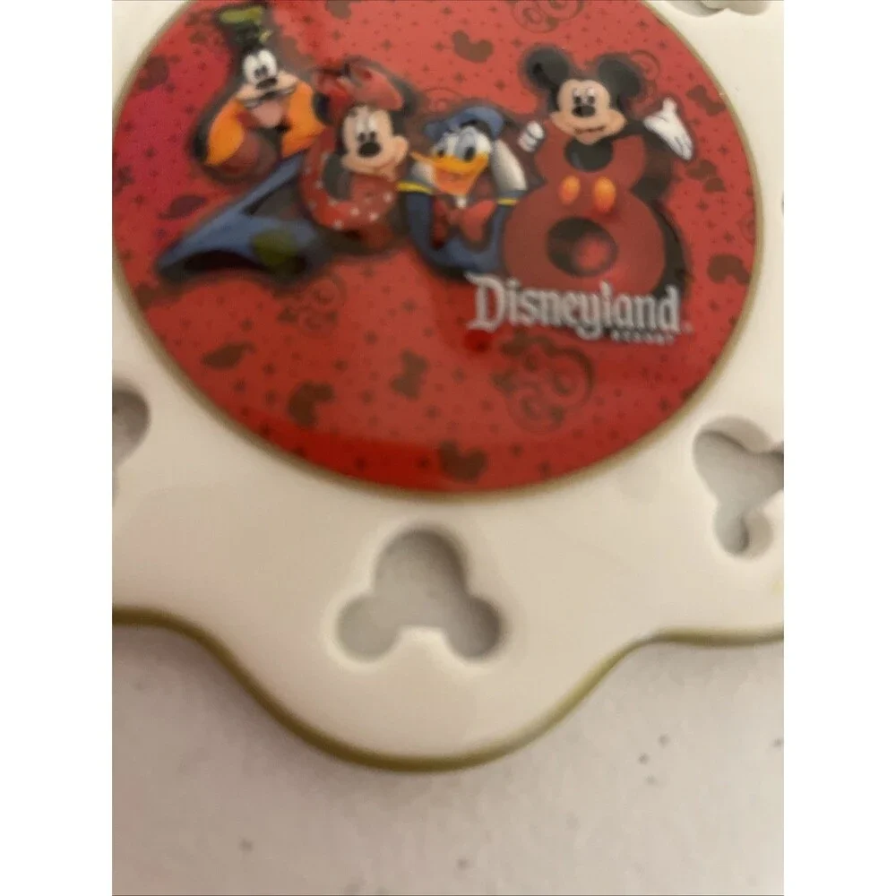 Disneyland 2008 Collectors Snowflake Ornament Authentic Disney Parks Pixar